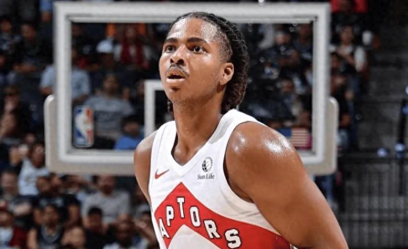 半岛体育APP-大放异彩！常规赛仅8+5，季后赛却17+7，他是本届新秀的遮羞布